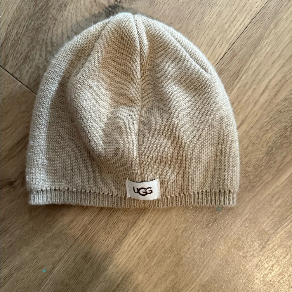 UGG Beige Knit Beanie - Picture 2 of 2